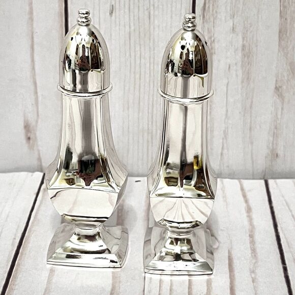 Vintage Oneida Chippendale Set Silverplate Salt Pepper Shakers with Box - Picture 1 of 5